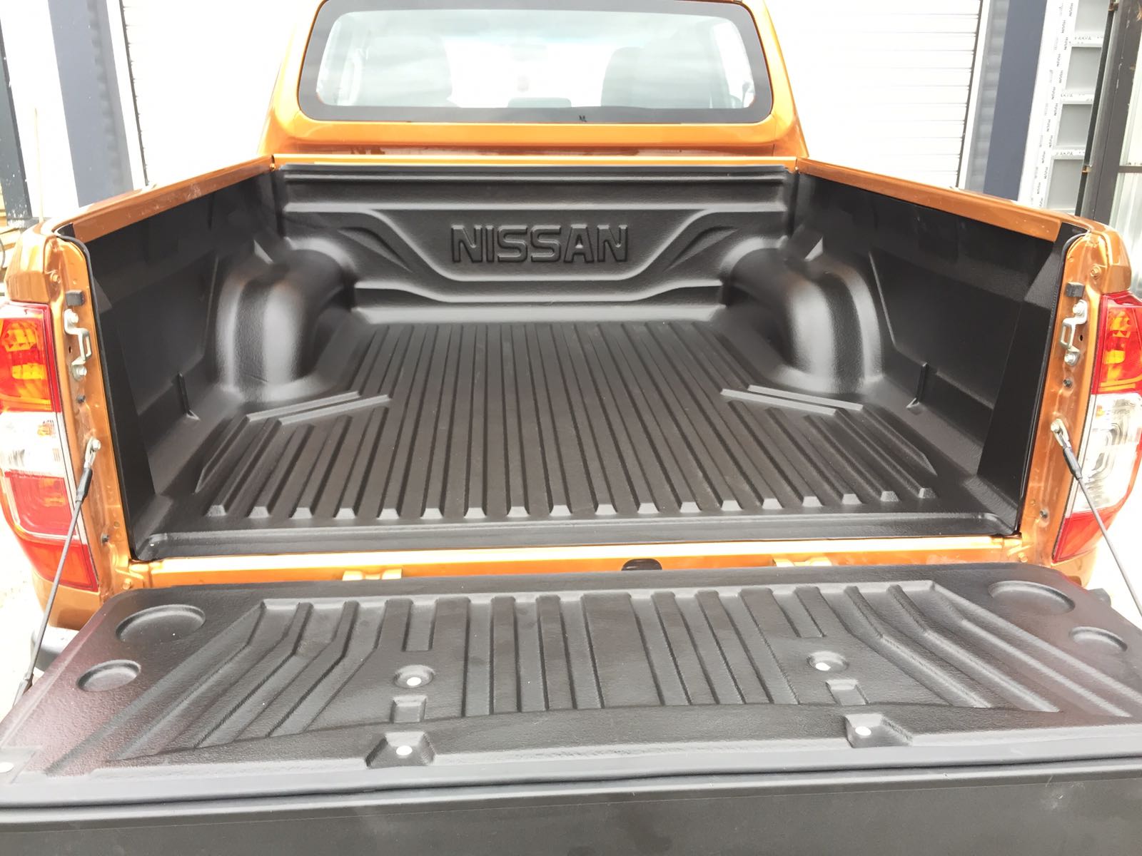 Nissan Navara NP300 2016 ON | NNBL-001